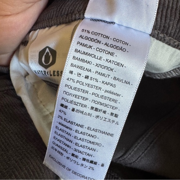 Levi’s | Corduroy Ribcage Straight Ankle Jeans - Picture 6 of 6